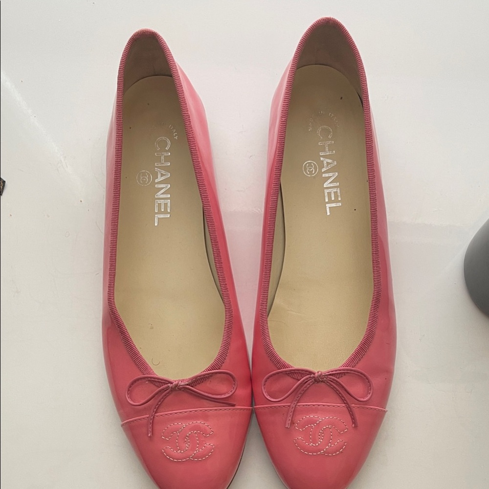 CHANEL Patent Calfskin Pink Flats size 40